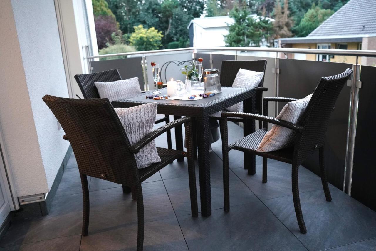 Kamin, Parkplatz, Balkon, Stilvolles Zuhause,Grosszuegig Lägenhet Paderborn Exteriör bild